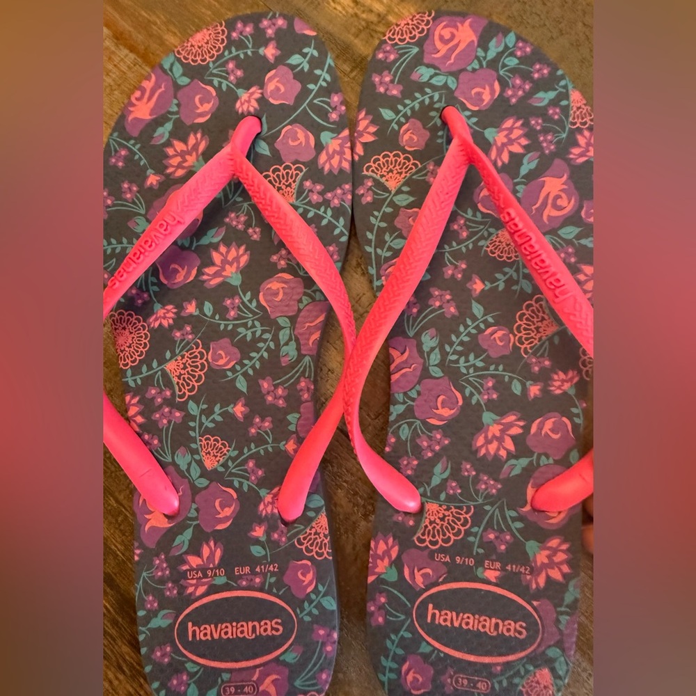 Havaianas Slim Romance flip-flops.